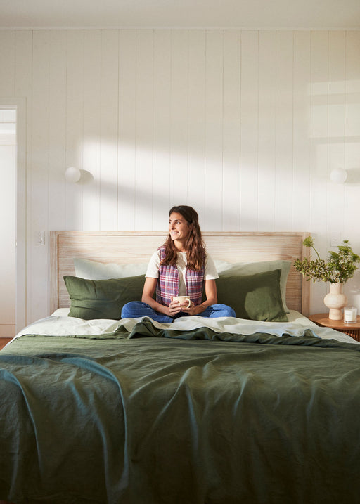 Inside Photographer Sam Riles’ Chic Beachside Apartment – Bed Threads