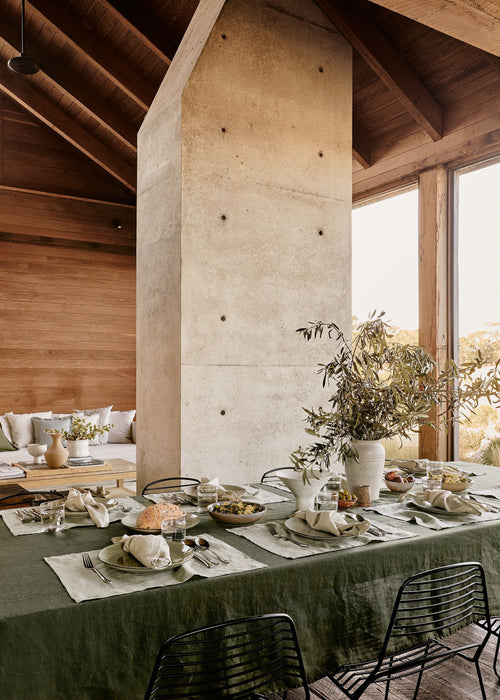 8 Fresh Linen Tableware Color Combinations to Try This Summer