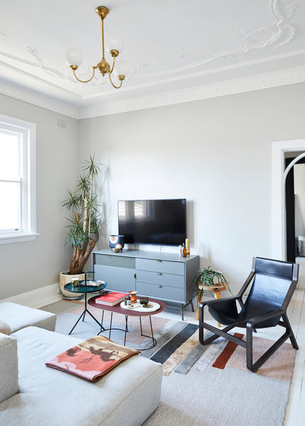 Make Your Living Room Look Huge With These 12 Interior Decorating Tricks