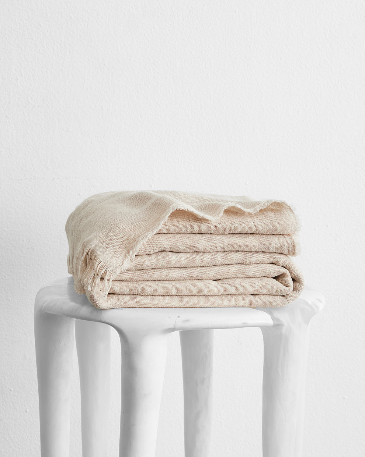 A closer look at Muslin Linen Minimalist Wallpaper